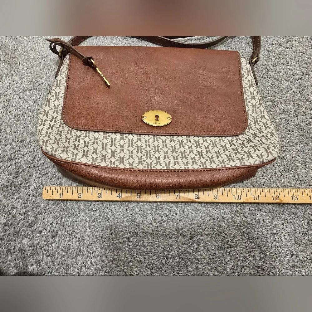 Fossil Gabriella Flap Crossbody Taupe Tan Chic Cabincore Classic Travel Vacation